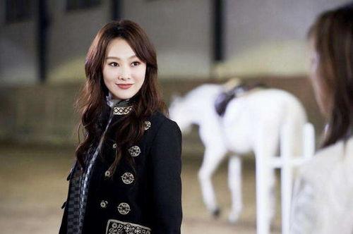 小说娱乐圈吃瓜女王,吃瓜女王揭秘幕后真相